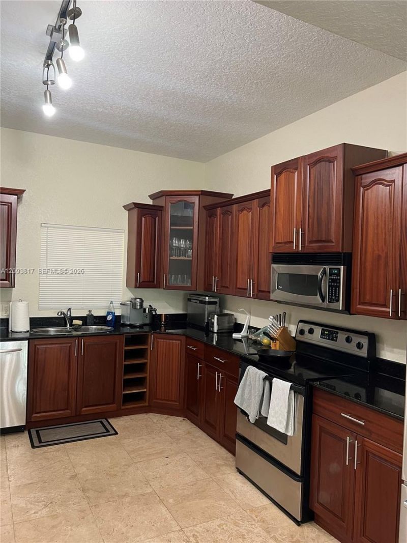 1640 Presidential Way , Unit 103, West Palm Beach, FL 33401 Photo