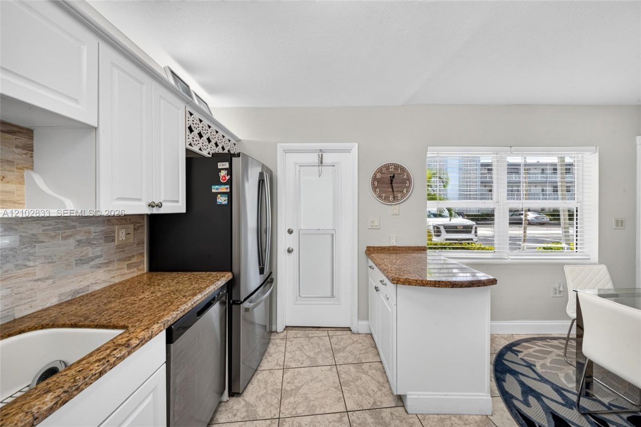3127 S Ocean Dr, Unit 121, Hallandale Beach, FL 33009 Photo
