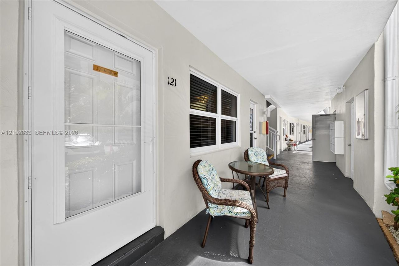 3127 S Ocean Dr, Unit 121, Hallandale Beach, FL 33009 Photo