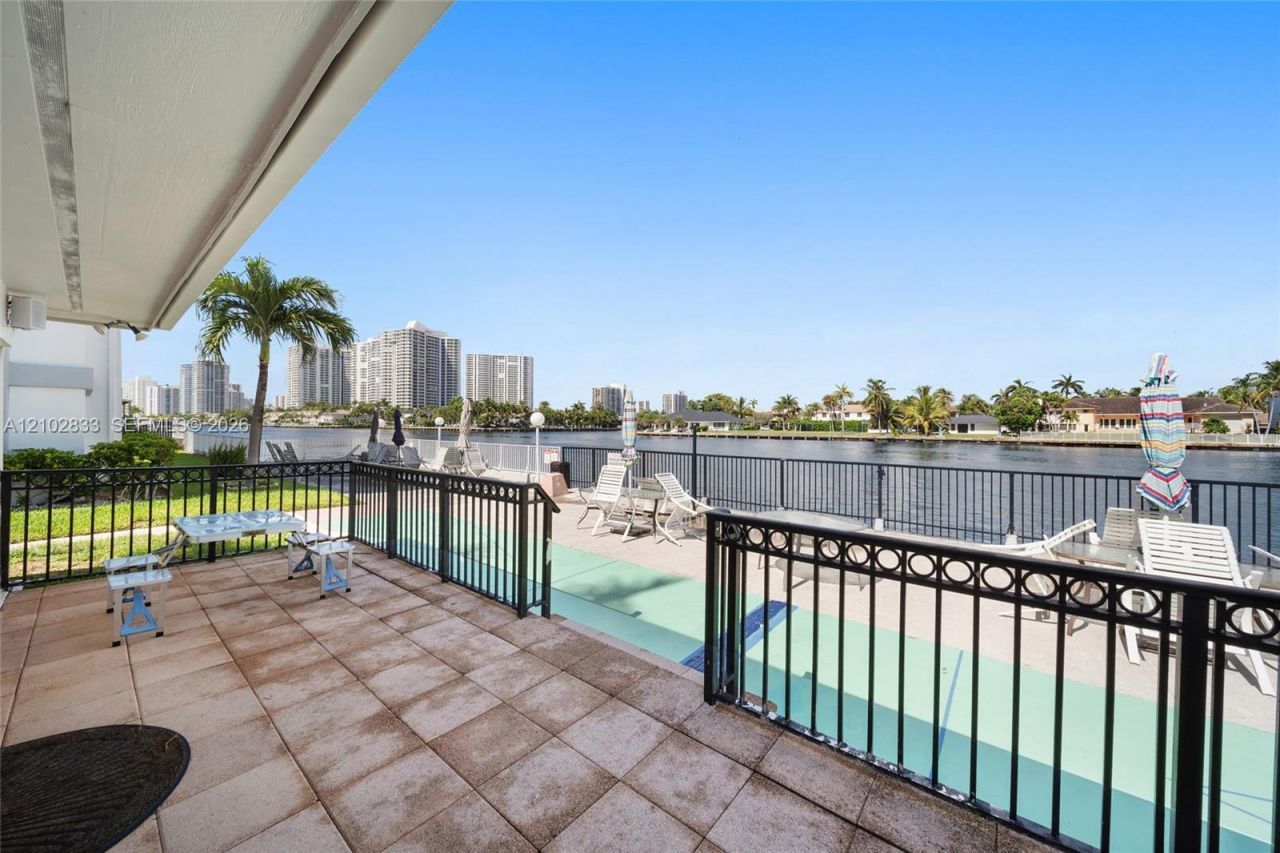 3127 S Ocean Dr, Unit 121, Hallandale Beach, FL 33009 Photo