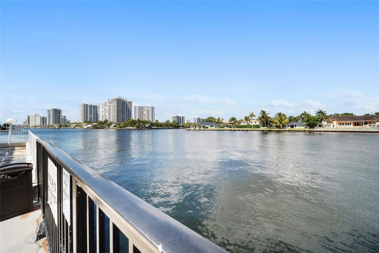 3127 S Ocean Dr, Unit 121, Hallandale Beach, FL 33009 Photo