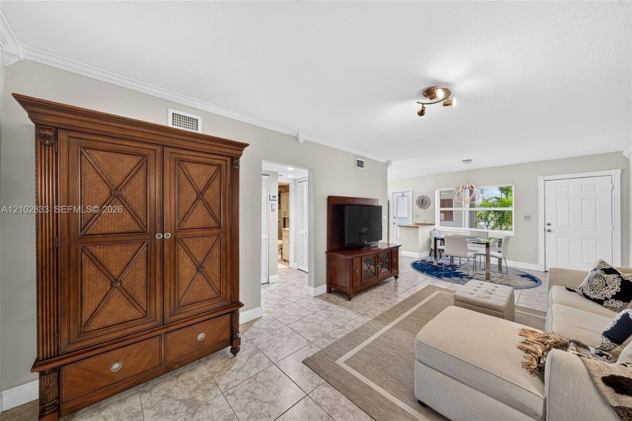 3127 S Ocean Dr, Unit 121, Hallandale Beach, FL 33009 Photo