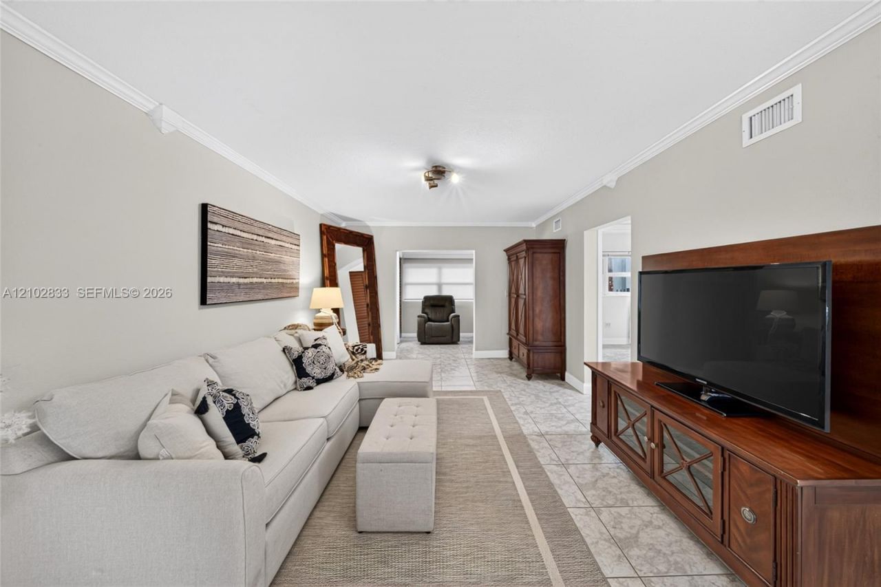 3127 S Ocean Dr, Unit 121, Hallandale Beach, FL 33009 Photo