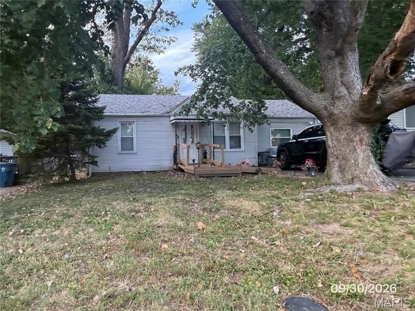 133 Flora Drive , St Louis, MO 63135
