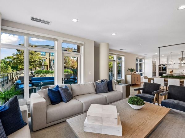 875 Lake Street N, Unit 220, Wayzata, MN 55391