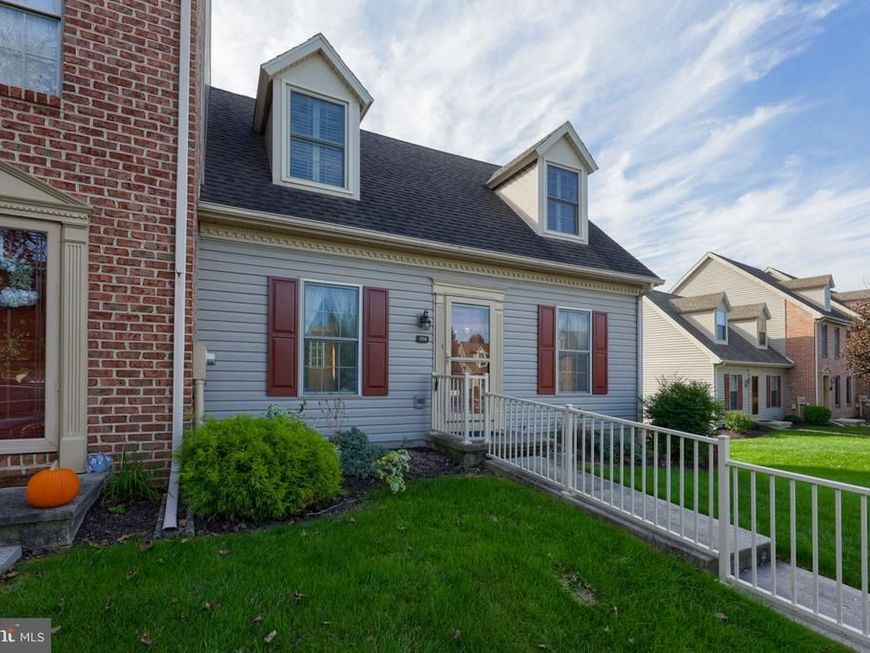 156 Crown Pointe Drive , York, PA 17402 Main Photo
