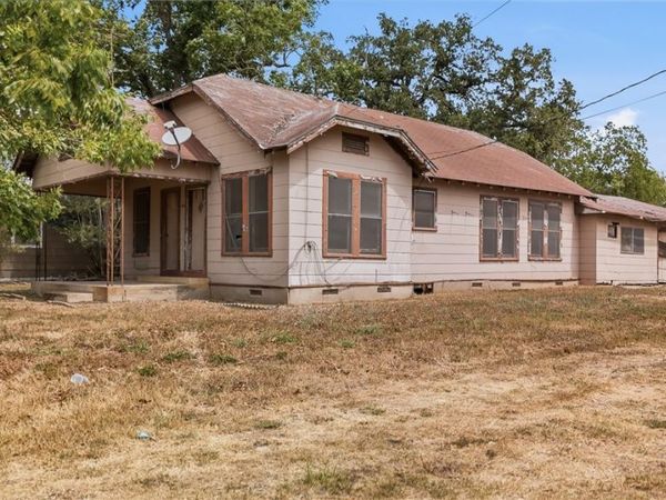 1602 Water (US Hwy 183 Bypass) Street, Gonzales, TX 78629