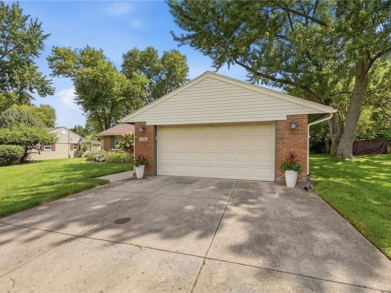 4796 Polen Drive, Kettering, OH 45440 Photo 3