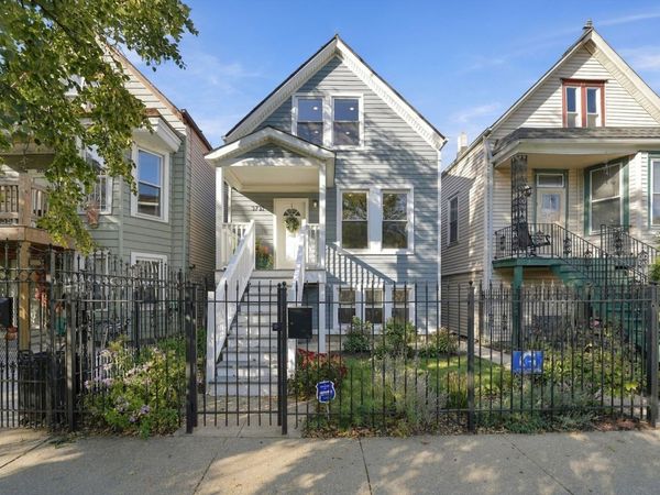 3732 W MCLEAN Avenue , Chicago, IL 60647