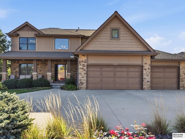 17643 Prestwick Avenue, Omaha, NE 68136