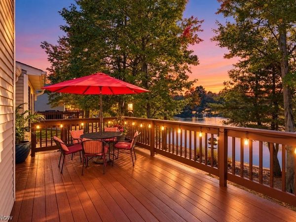 968 Grand View Lane , Aurora, OH 44202