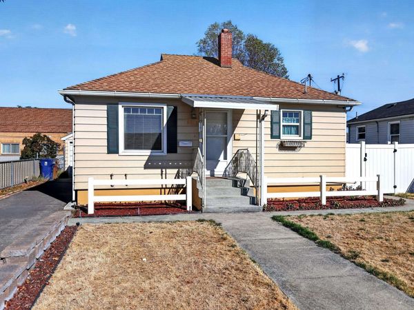 2911 E Hoffman Ave, Spokane, WA 99207
