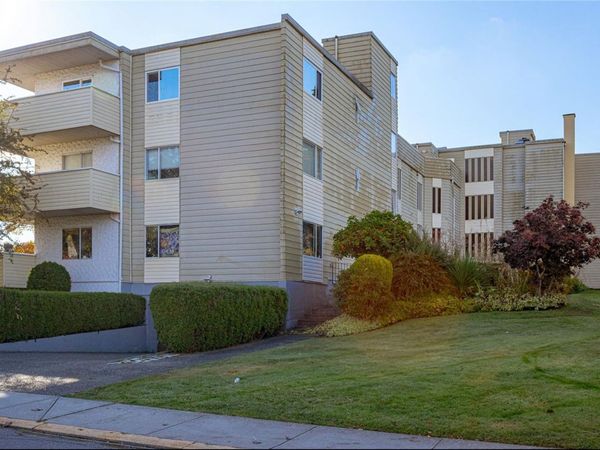 877 Ellery St, Unit #204, Esquimalt, BC V9A 4R8