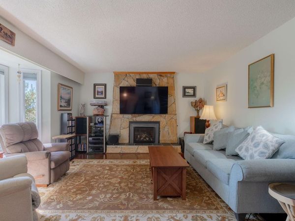 1855 Sandra Pl, Duncan, BC V9L 5A4