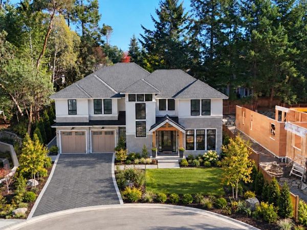 3913 Woodlands Pl , Saanich, BC V8N 4J8
