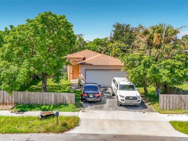 113 NW 28th Ter , Fort Lauderdale, FL 33311