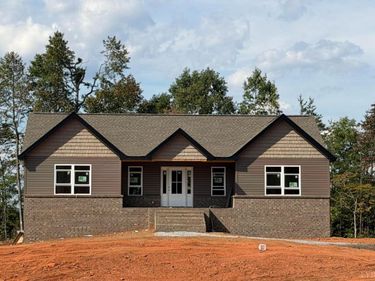 1 Phoebe Pond Road, Concord, VA 24538
