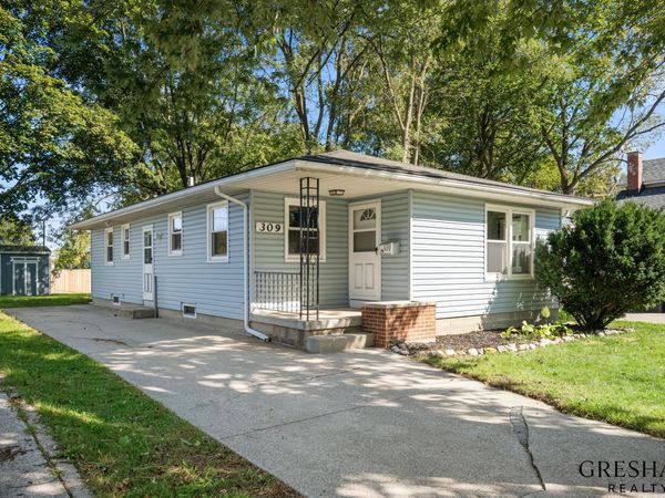 309 E 12th Street, Holland, MI 49423