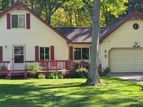 5640 N Reserve Road, Roscommon, MI 48653