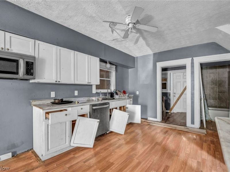 13709 Durkee Avenue, Cleveland, OH 44105 Photo 11
