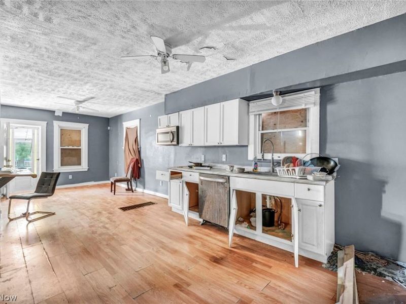 13709 Durkee Avenue, Cleveland, OH 44105 Photo 13