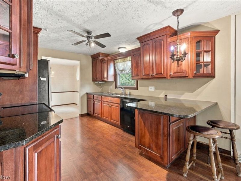 3821 Apache Street NW, Uniontown, OH 44685 Photo 6