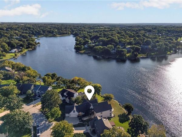 118 NE Edgewater Drive, Lee's Summit, MO 64064