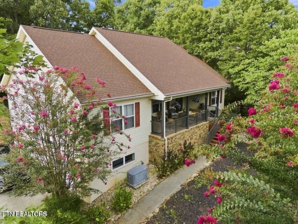 215 Tahlequah Drive, Loudon, TN 37774
