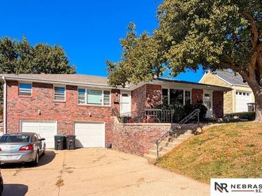 5622-5624 Erskine Street, Omaha, NE 68104