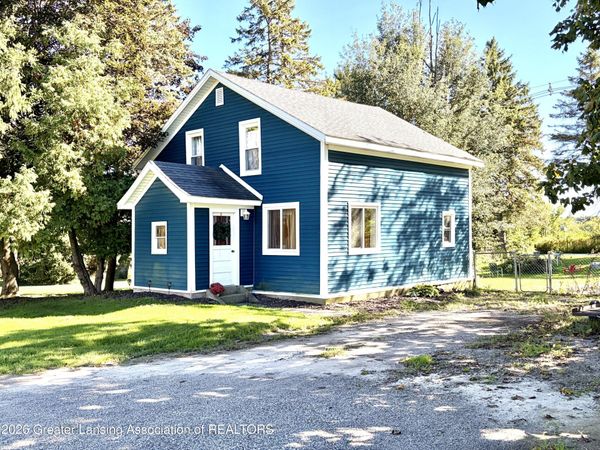2915 W Gresham Highway, Charlotte, MI 48813