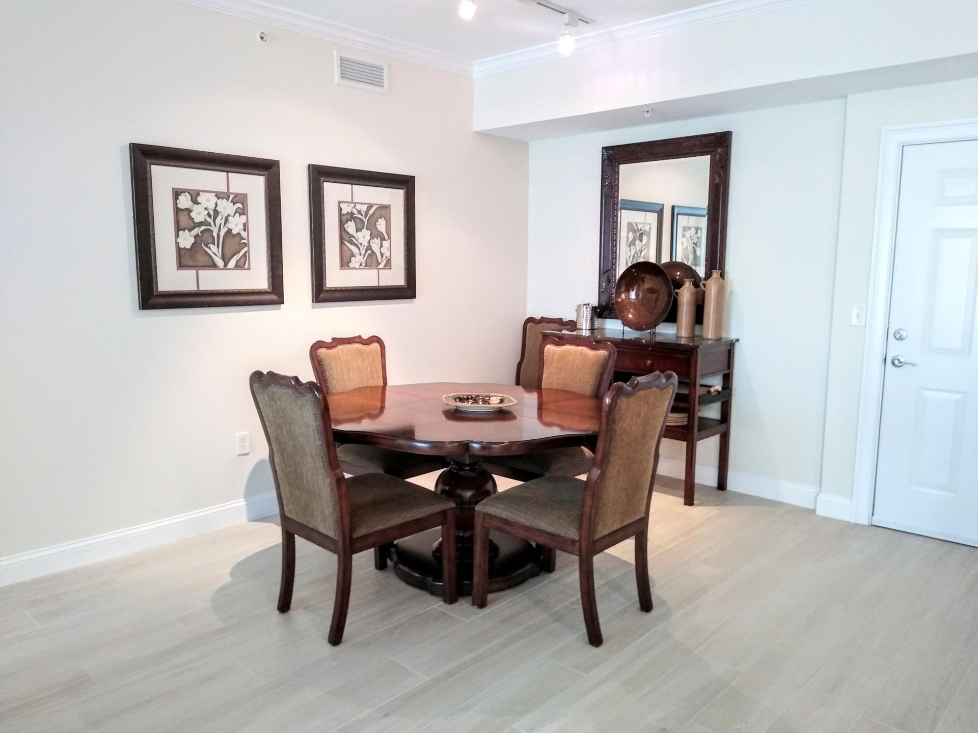 806 E Windward Way, Unit 410, Lantana, FL 33462 Photo