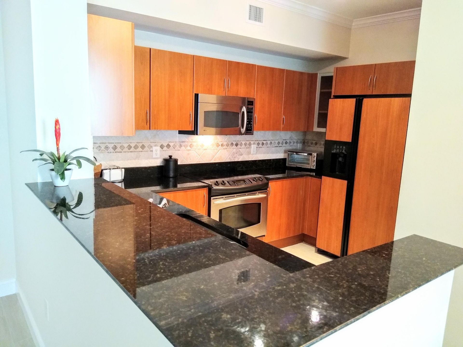 806 E Windward Way, Unit 410, Lantana, FL 33462 Photo
