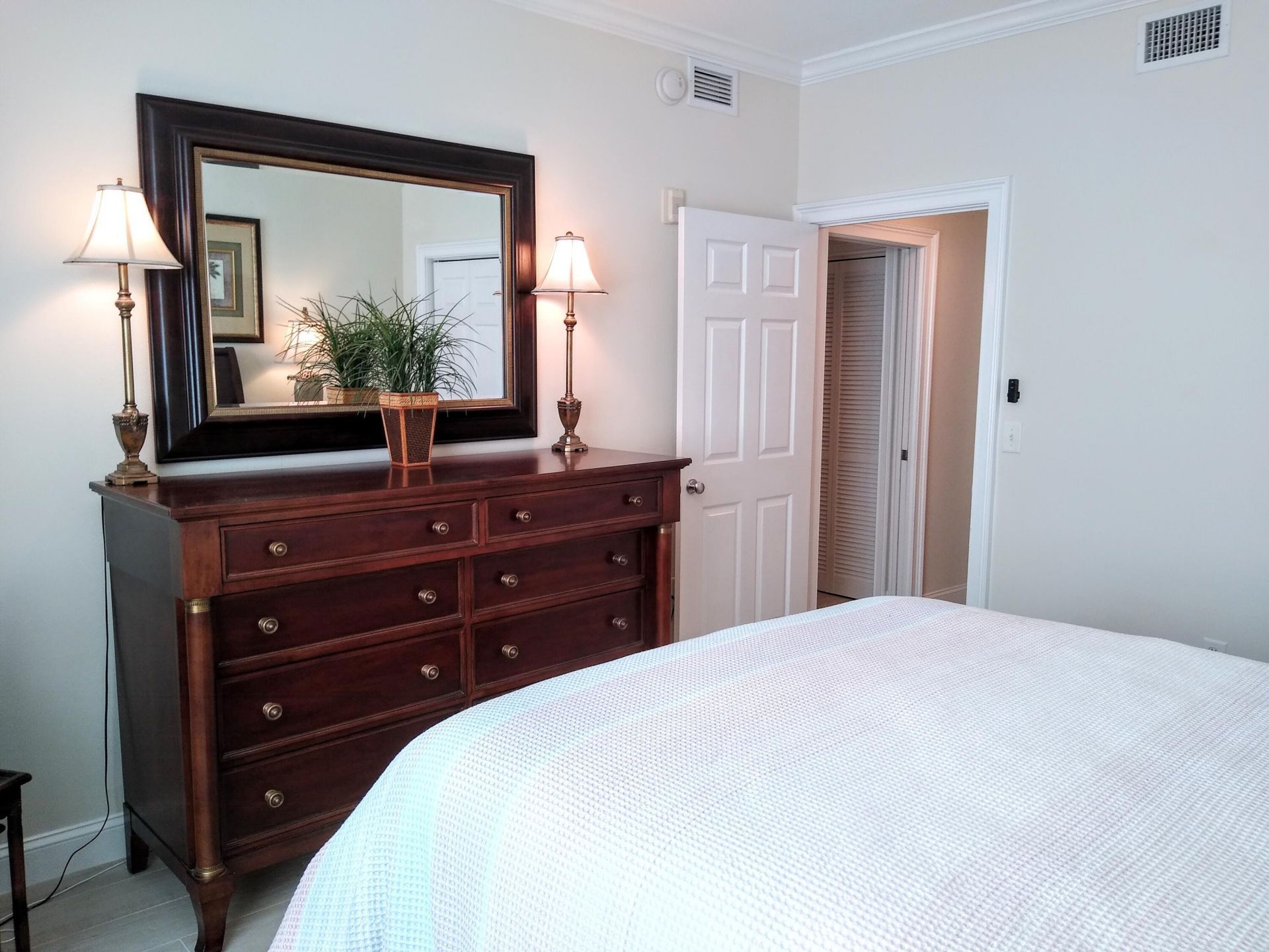 806 E Windward Way, Unit 410, Lantana, FL 33462 Photo