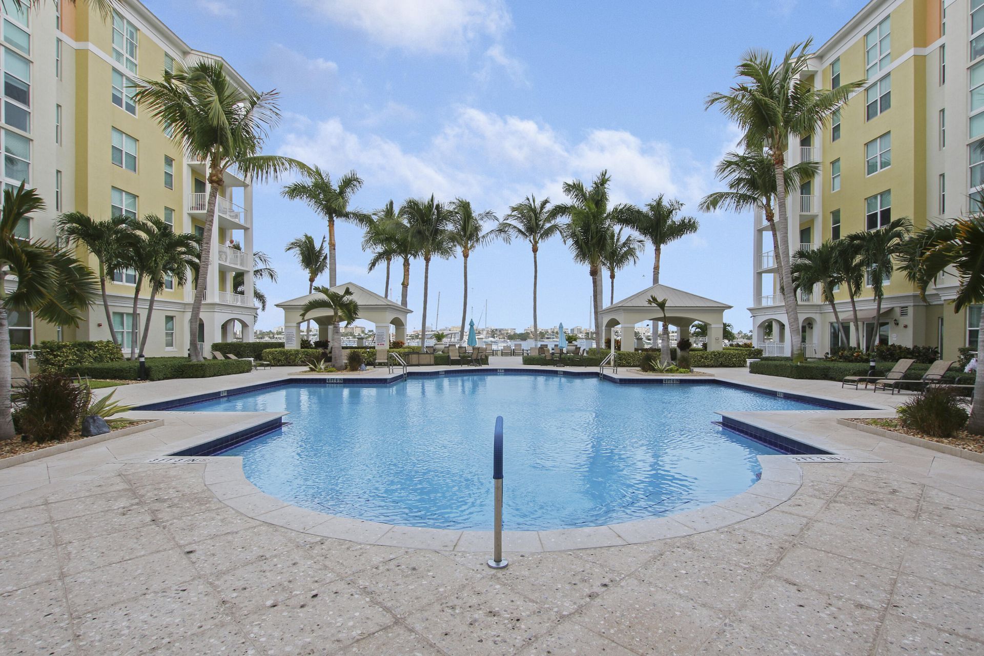 806 E Windward Way, Unit 410, Lantana, FL 33462 Photo