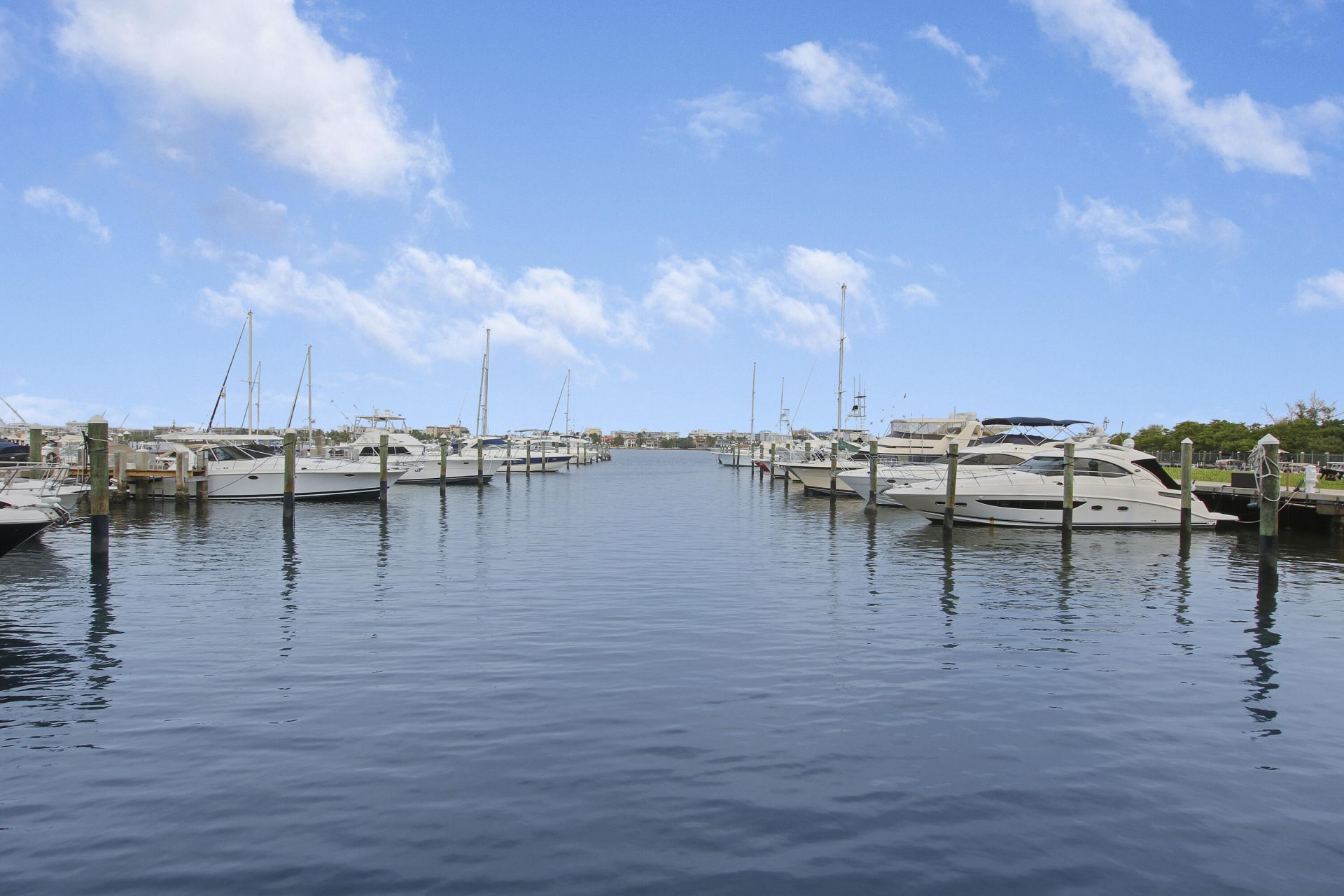 806 E Windward Way, Unit 410, Lantana, FL 33462 Photo