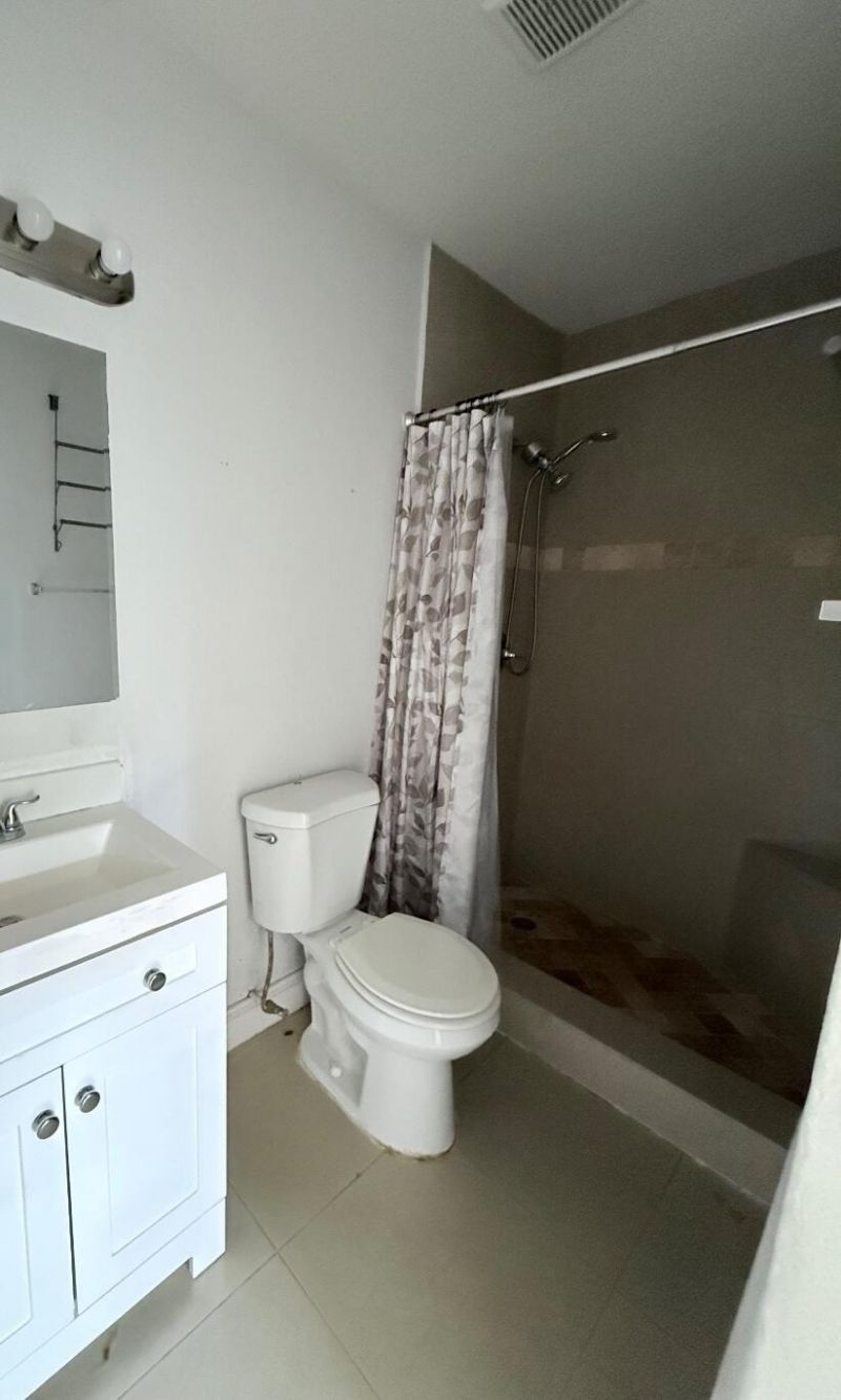 16100 NE 10th Avenue, North Miami Beach, FL 33162 Photo