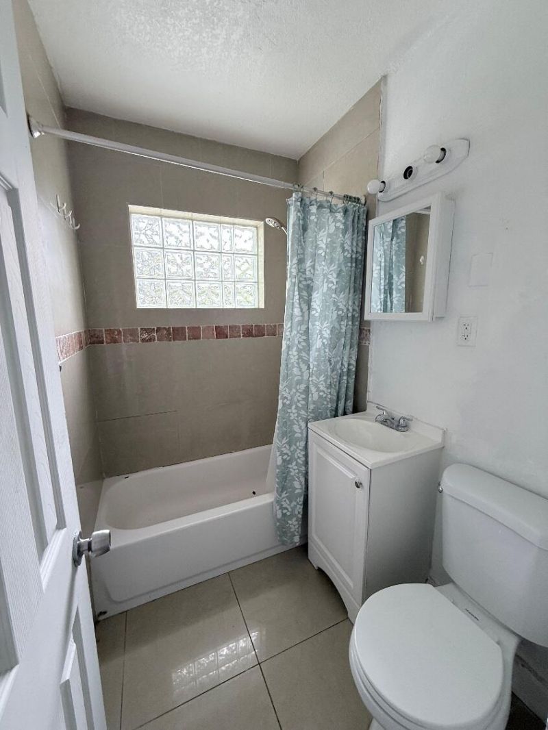16100 NE 10th Avenue, North Miami Beach, FL 33162 Photo