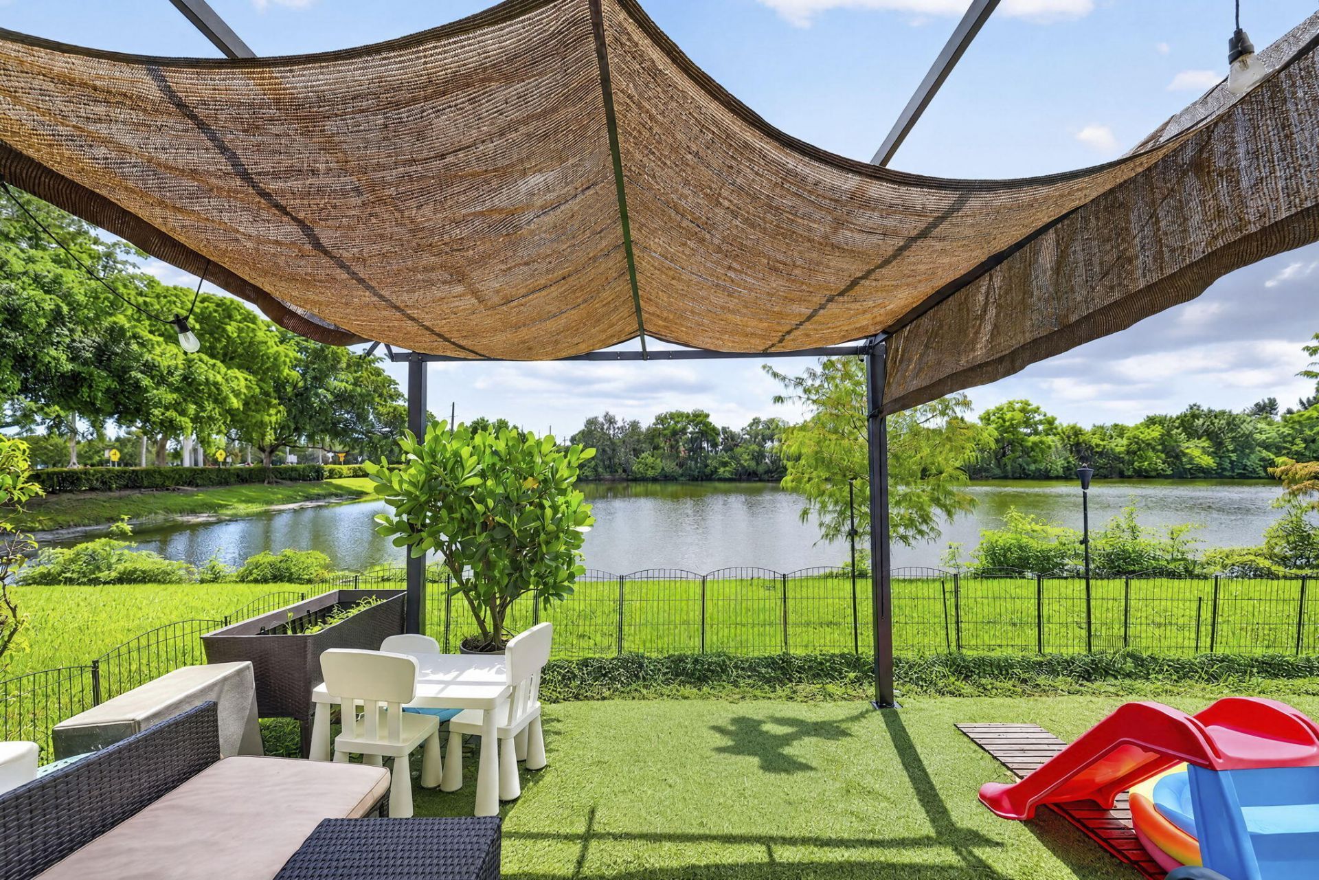 9440 E Plum Harbor Way, Tamarac, FL 33321 Photo
