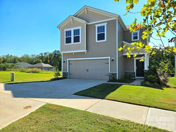 2111 Belterra Drive , Charlotte, NC 28216