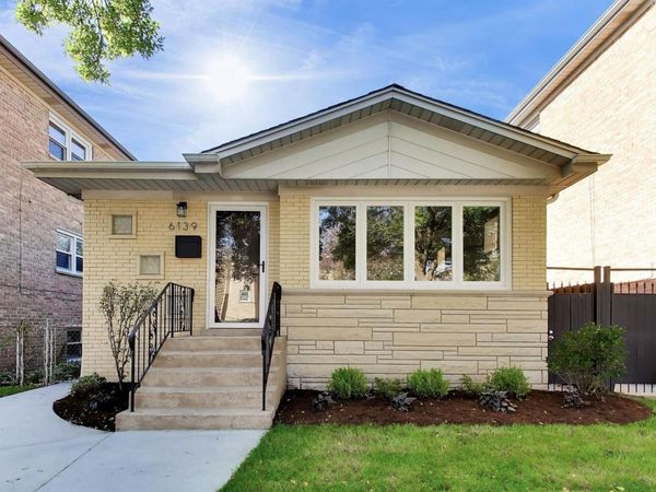 6139 W Montrose Avenue , Chicago, IL 60634