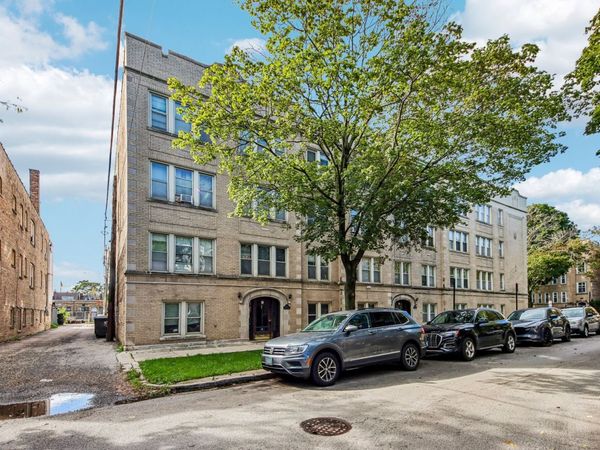 3257 W Olive Avenue, Unit 3, Chicago, IL 60659