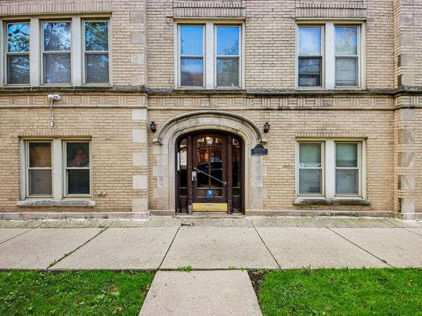 3257 W Olive Avenue, Unit 3, Chicago, IL 60659