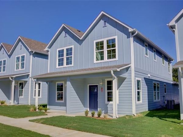718 N Weenonah Avenue , Claremore, OK 74017