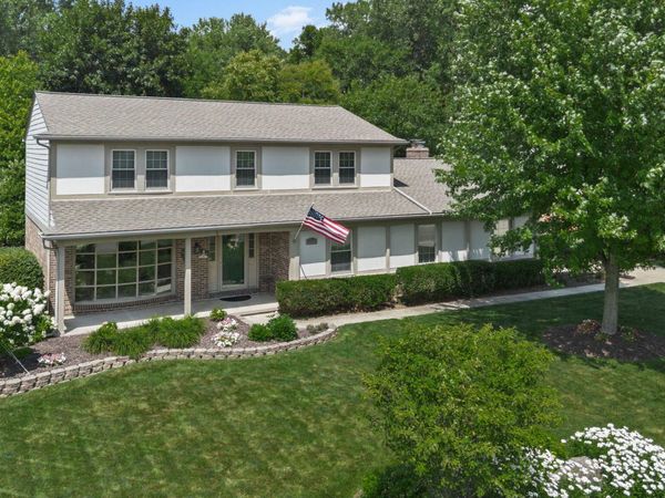 33054 Oak Hollow Street, Farmington Hills, MI 48334