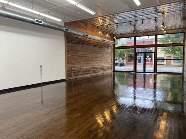 204 S Broadway Street , Siloam Springs, AR 72761