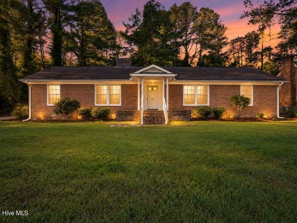 1707 Roxbury Drive N, Wilson, NC 27893