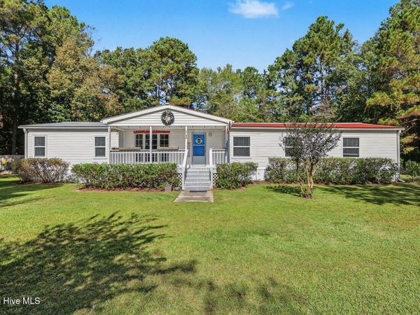 290 Crooked Creek Drive, Burgaw, NC 28425