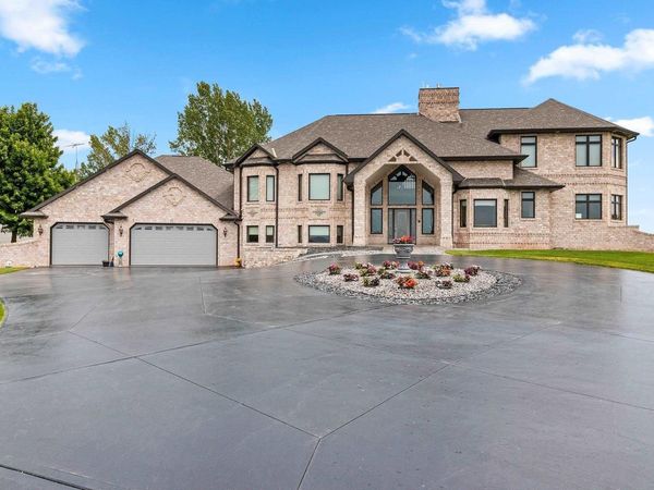 2315 SILVERIDGE DRIVE, Manitowoc, WI 54220