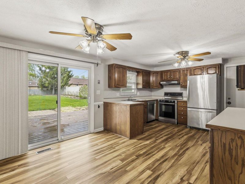 6847 Mcvey Boulevard , Columbus, OH 43235 Photo 6