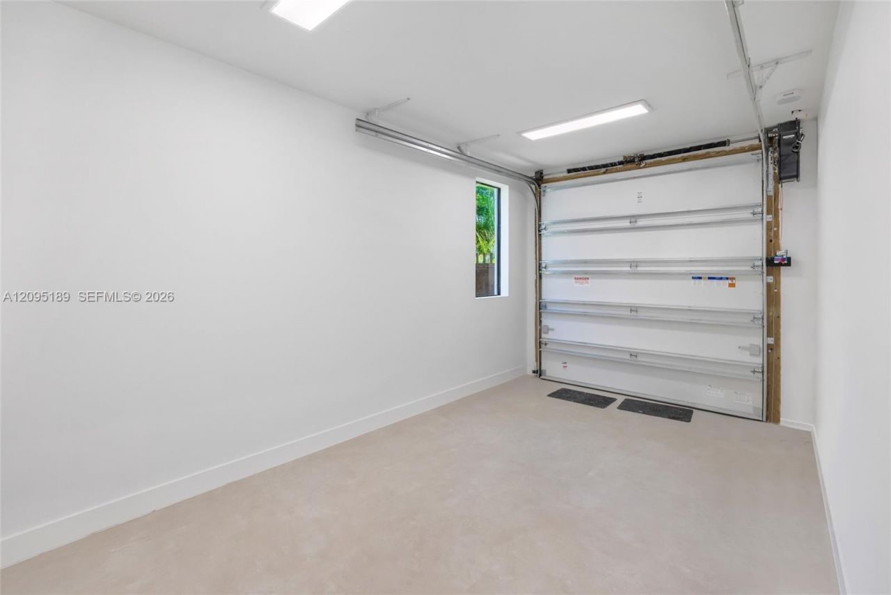 569 NW 44th St , Miami, FL 33127 Photo